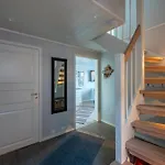 Luxurious By The Waterfront ليكنيز