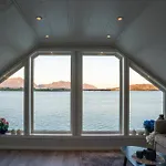 بيت للعطل Luxurious By The Waterfront *