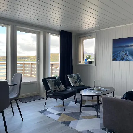 Luxurious By The Waterfront