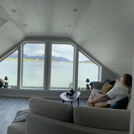 Holiday home Luxurious By The Waterfront