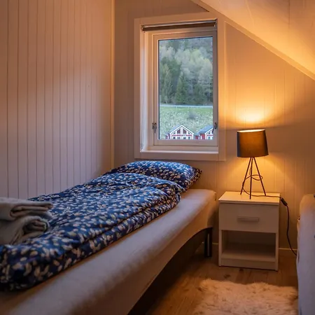 Luxurious By The Waterfront Tatil Evi Leknes