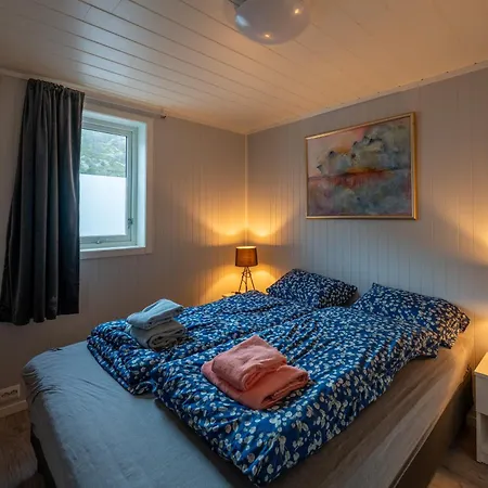 Luxurious By The Waterfront Tatil Evi