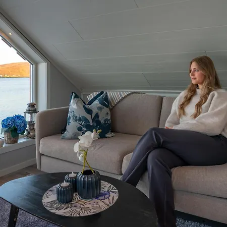 Luxurious By The Waterfront * לקנס