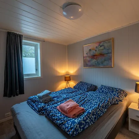 Luxurious By The Waterfront בית נופש