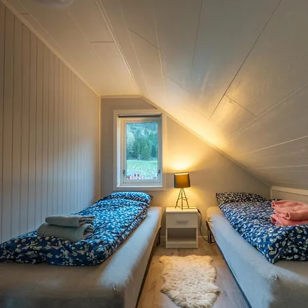 Luxurious By The Waterfront *