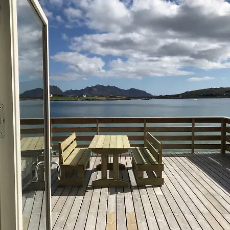 Luxurious By The Waterfront