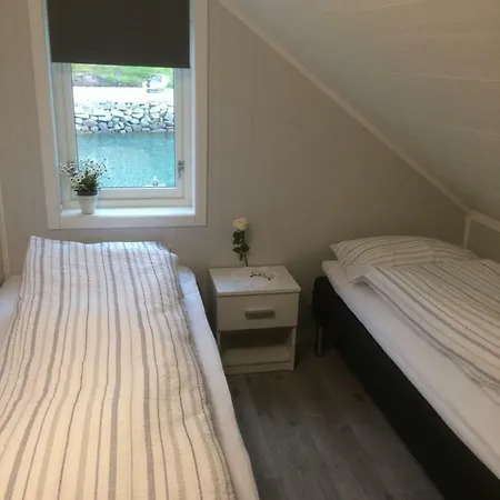 Luxurious By The Waterfront