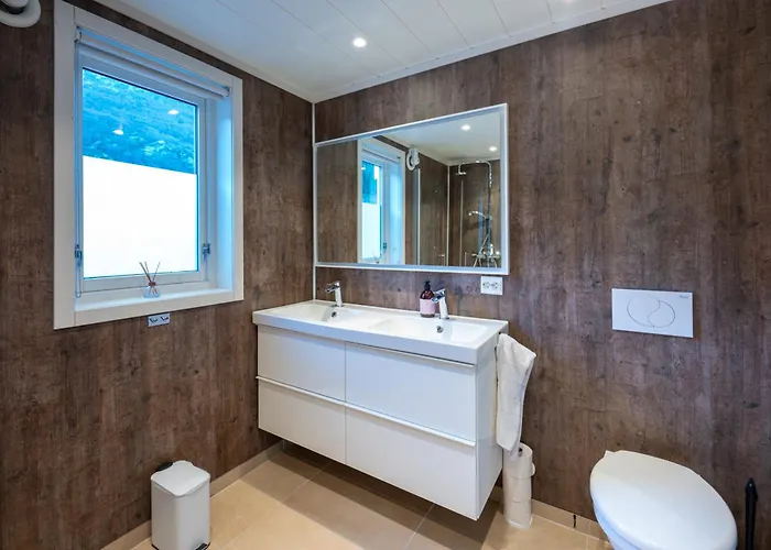 Luxurious By The Waterfront Leknes