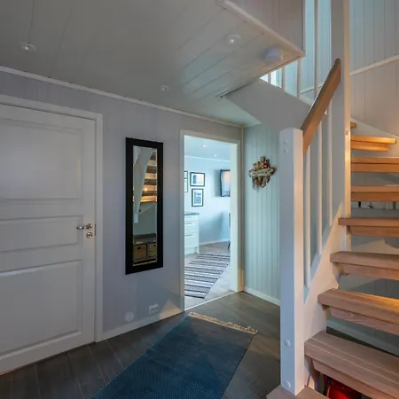 Luxurious By The Waterfront Leknes